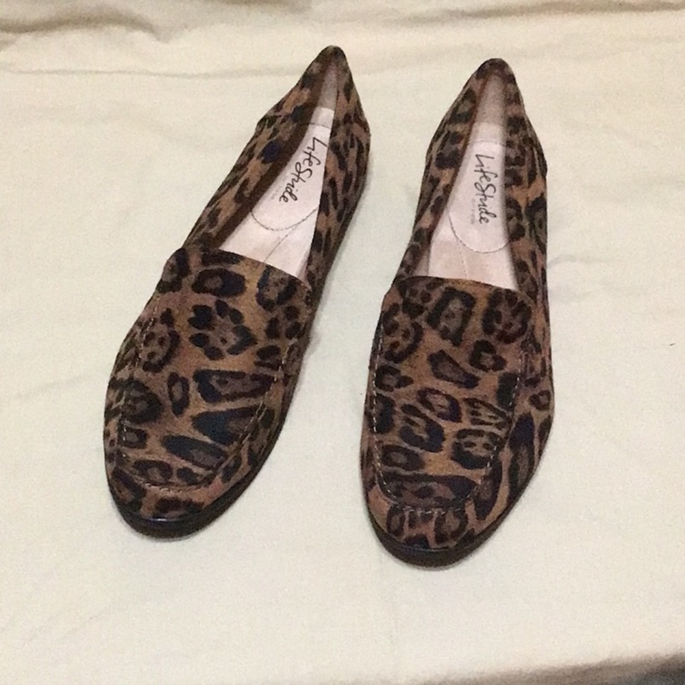 Life Stride Flats Animal Print Size 11